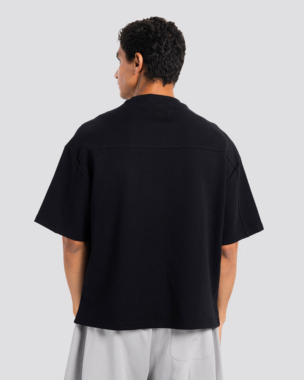 Boxy-Fit Main Ant! T-shirt - Black