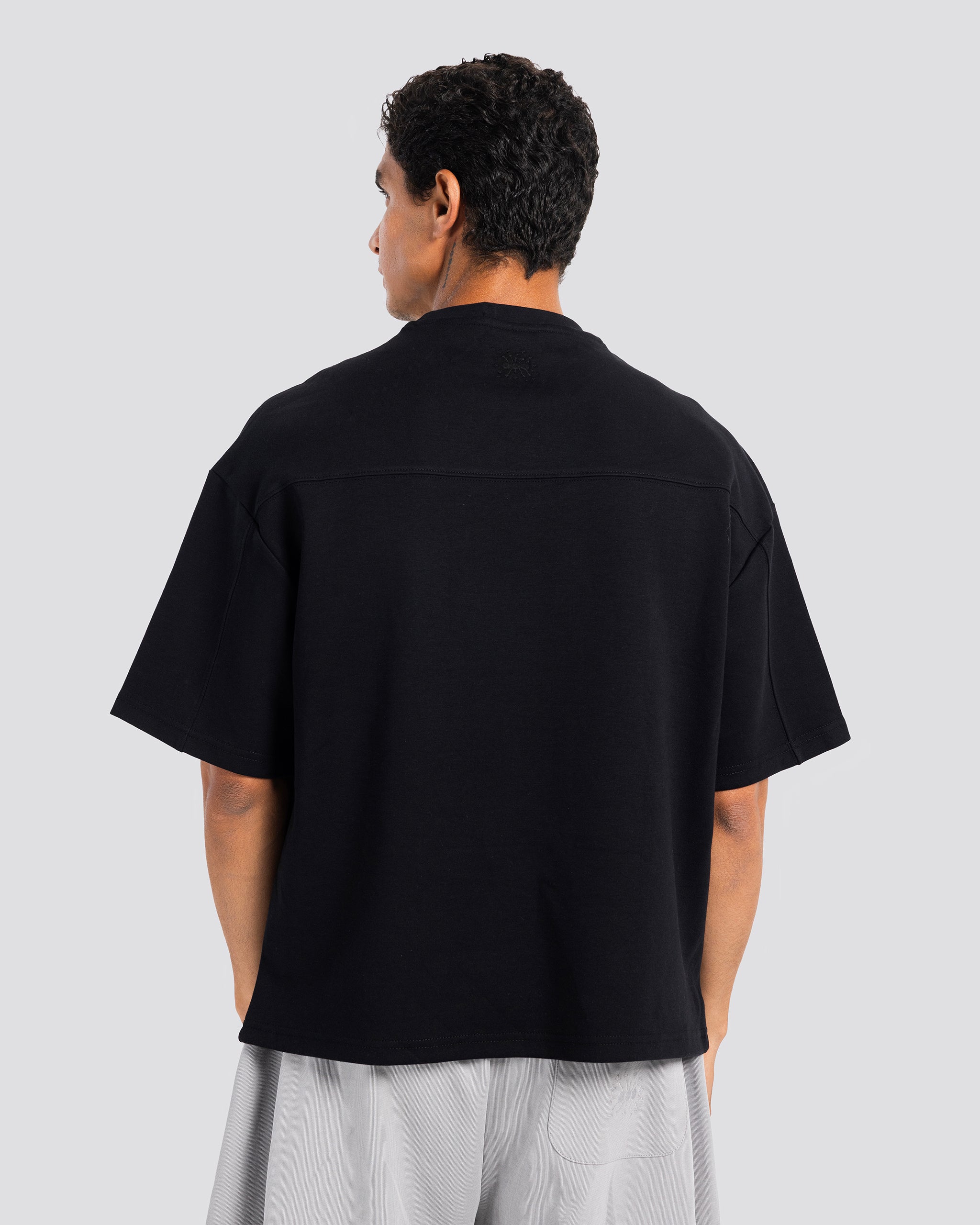 Boxy-Fit Main Ant! T-shirt - Black