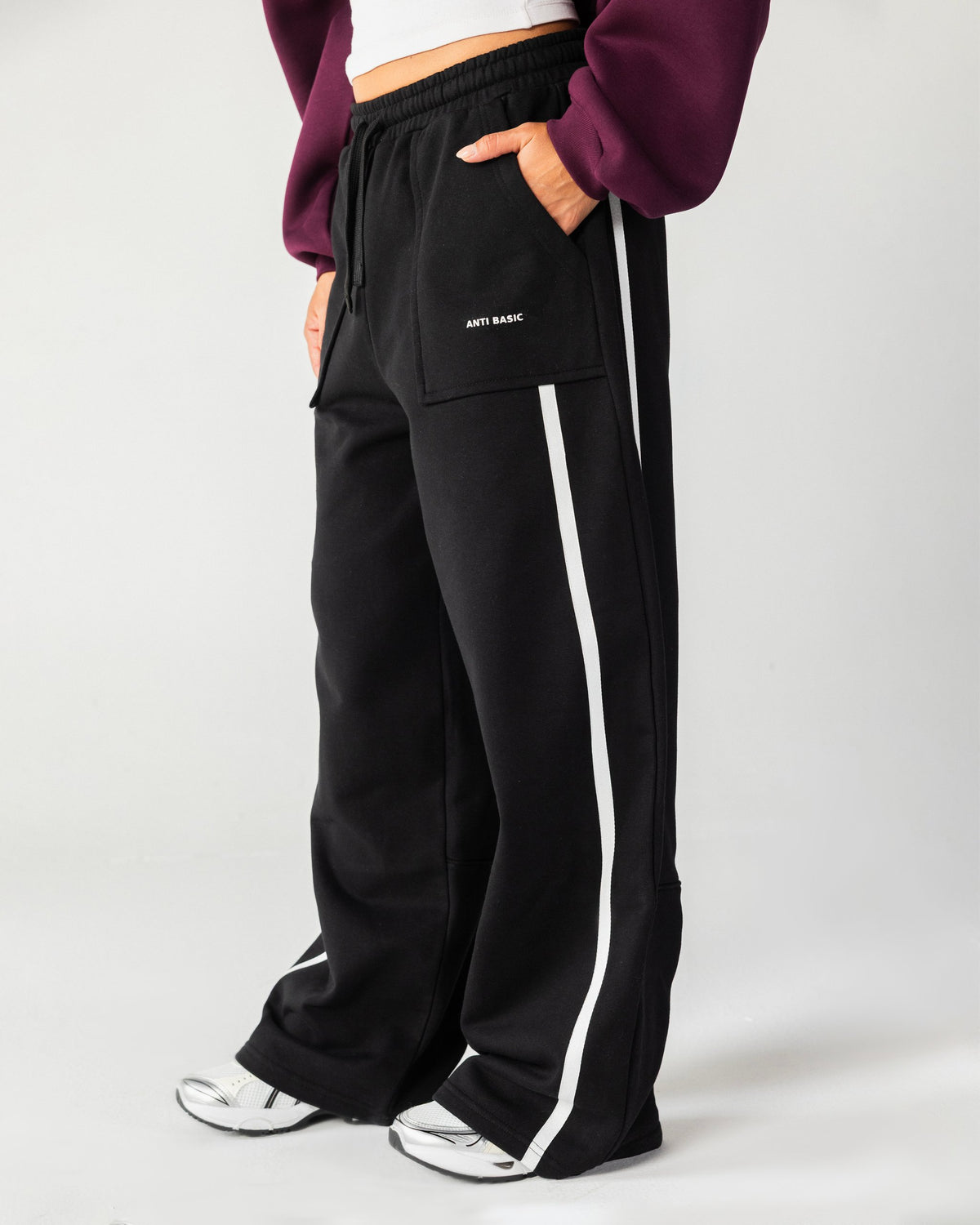 Statement Wide Leg Sweatpants – Black – Anti Basic streetwear Egypt (photo 3)